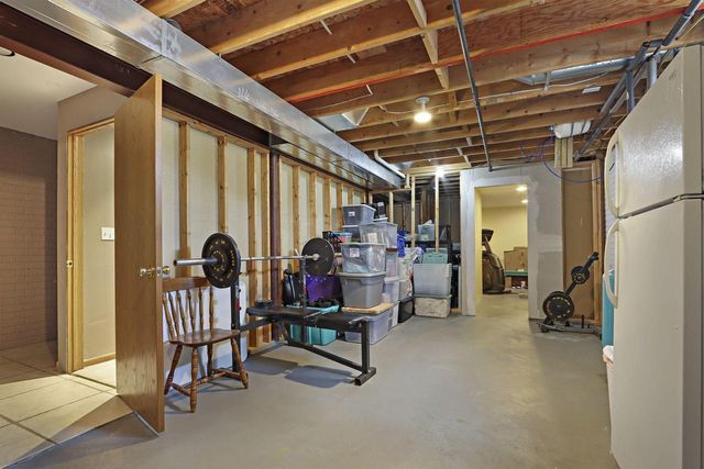 W5071 W Clearwater LANE, Elkhorn, WI 53121