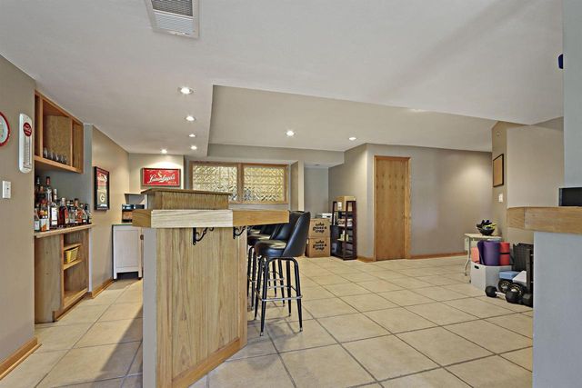 W5071 W Clearwater LANE, Elkhorn, WI 53121