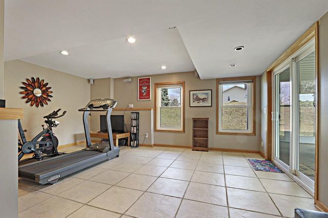 W5071 W Clearwater LANE, Elkhorn, WI 53121