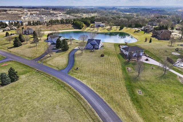 W5071 W Clearwater LANE, Elkhorn, WI 53121
