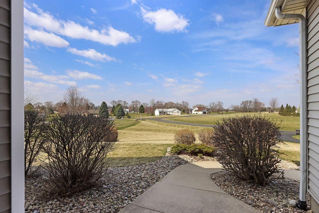 W5071 W Clearwater LANE, Elkhorn, WI 53121