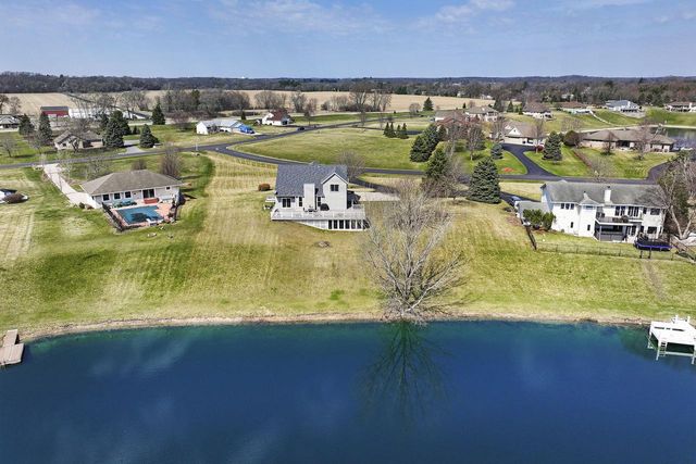 W5071 W Clearwater LANE, Elkhorn, WI 53121