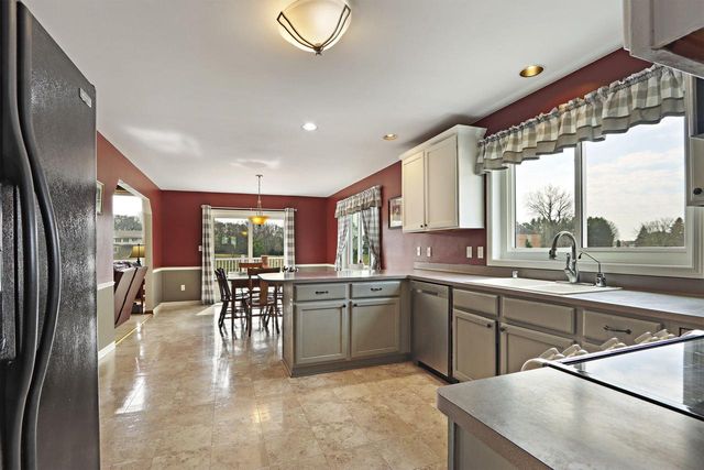 W5071 W Clearwater LANE, Elkhorn, WI 53121