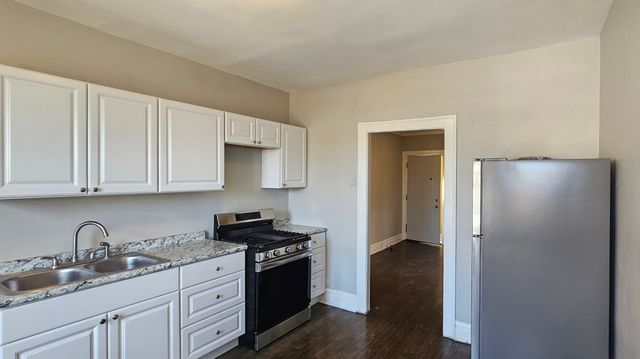 5006 W 16th Street 2N, Cicero, IL 60804