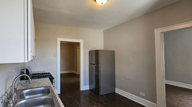 5006 W 16th Street 2N, Cicero, IL 60804