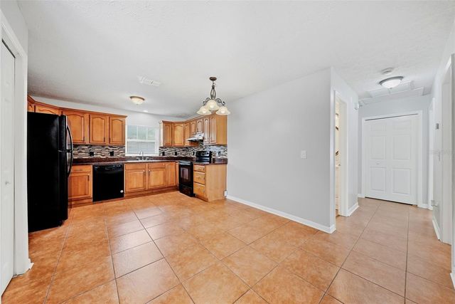 8904 N BOULEVARD, Tampa, FL 33604