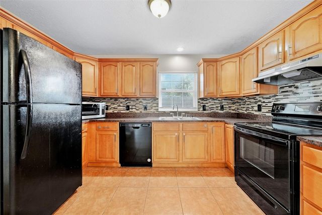 8904 N BOULEVARD, Tampa, FL 33604