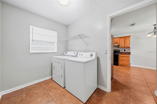 8904 N BOULEVARD, Tampa, FL 33604