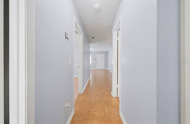 8904 N BOULEVARD, Tampa, FL 33604
