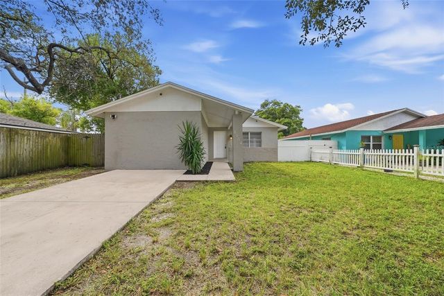 8904 N BOULEVARD, Tampa, FL 33604