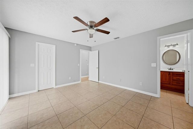 8904 N BOULEVARD, Tampa, FL 33604