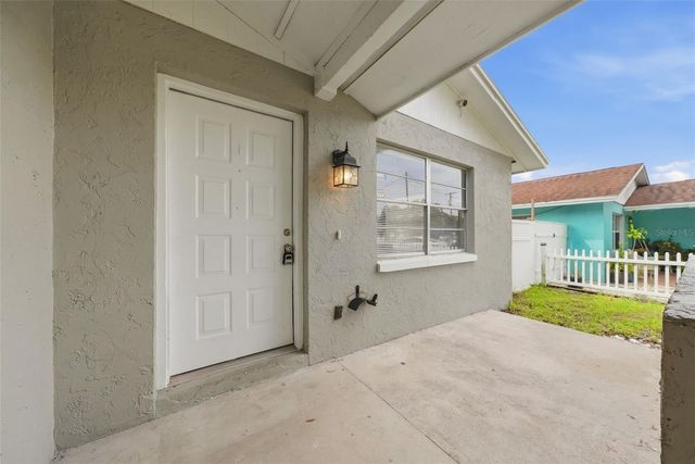 8904 N BOULEVARD, Tampa, FL 33604