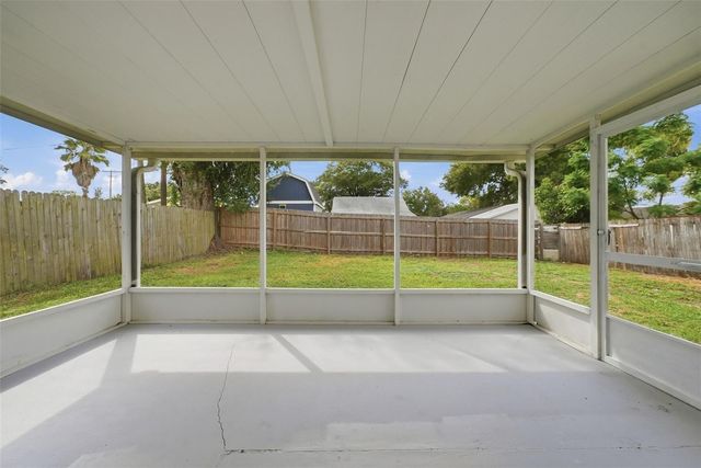 8904 N BOULEVARD, Tampa, FL 33604