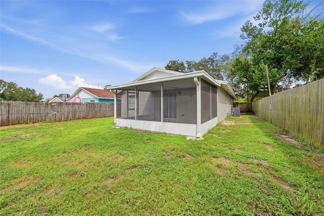 8904 N BOULEVARD, Tampa, FL 33604