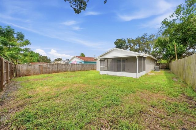 8904 N BOULEVARD, Tampa, FL 33604