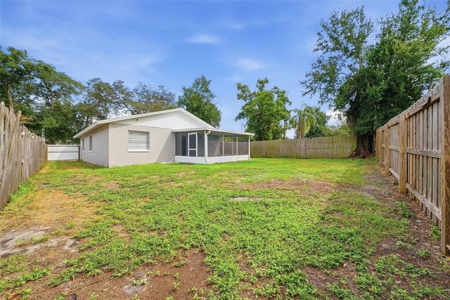 8904 N BOULEVARD, Tampa, FL 33604