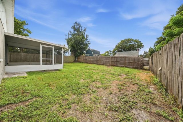 8904 N BOULEVARD, Tampa, FL 33604