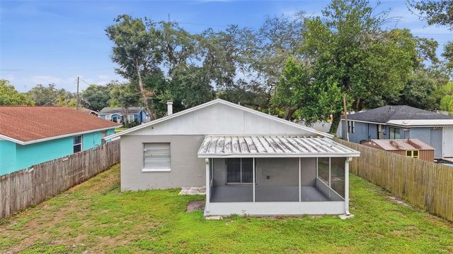8904 N BOULEVARD, Tampa, FL 33604