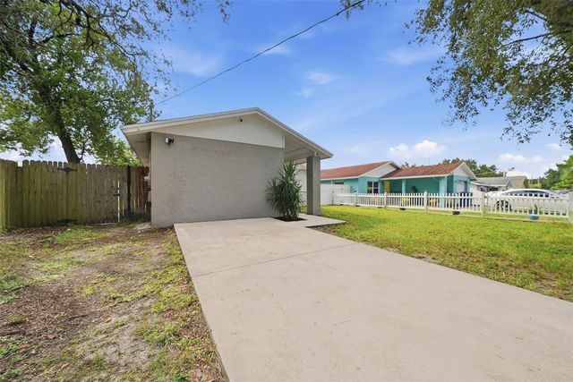 8904 N BOULEVARD, Tampa, FL 33604