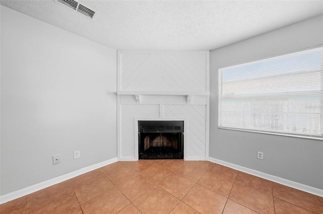 8904 N BOULEVARD, Tampa, FL 33604