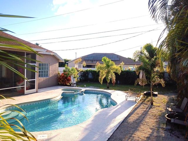 523 SW Gale Lane, Port St. Lucie, Port St Lucie, FL 34953