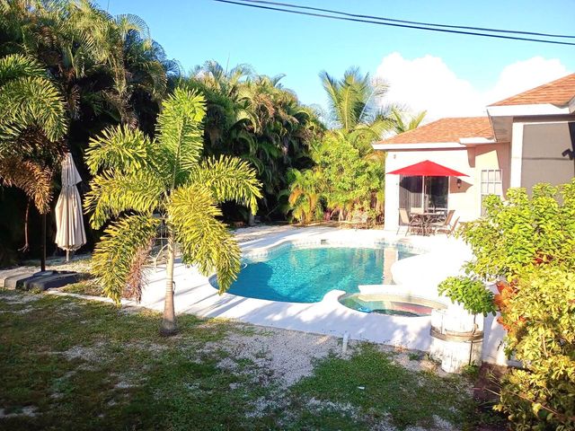 523 SW Gale Lane, Port St. Lucie, Port St Lucie, FL 34953