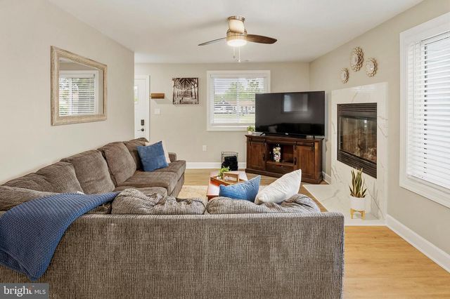 1825 MALTRAVERS RD, Glen Burnie, MD 21060