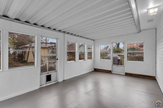 3007 SE Starlite DR, Topeka, KS 66605