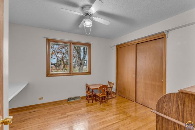 3007 SE Starlite DR, Topeka, KS 66605