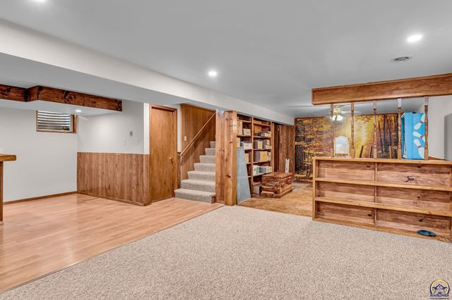 3007 SE Starlite DR, Topeka, KS 66605