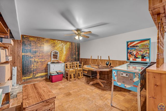 3007 SE Starlite DR, Topeka, KS 66605