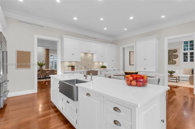 7426 SW 49th Pl, Miami, FL 33143