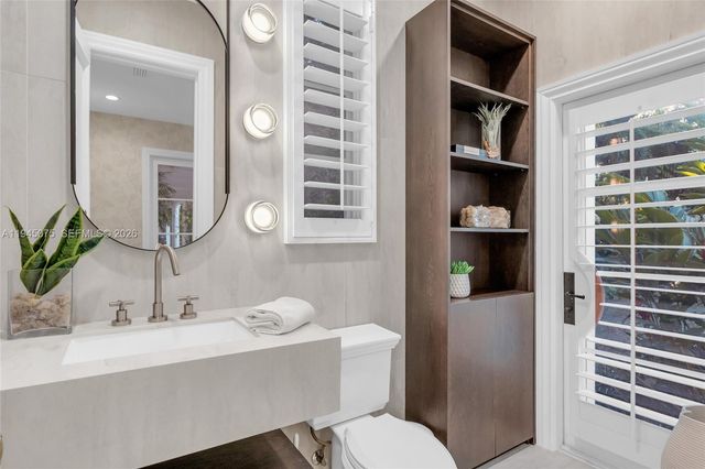 7426 SW 49th Pl, Miami, FL 33143