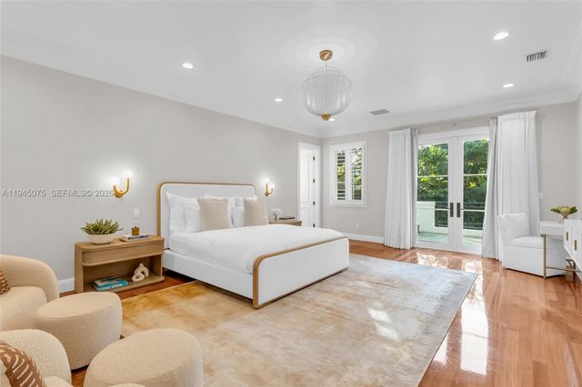 7426 SW 49th Pl, Miami, FL 33143