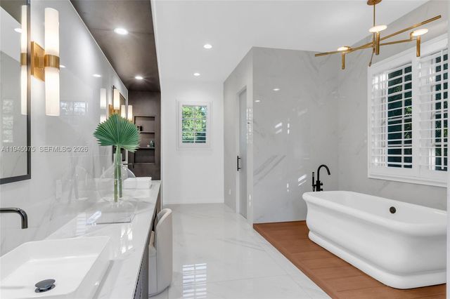 7426 SW 49th Pl, Miami, FL 33143