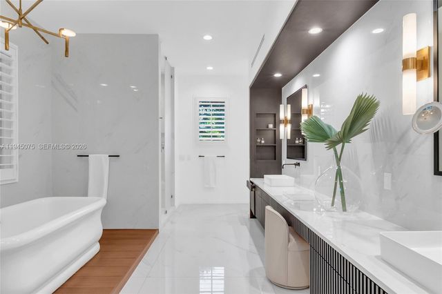 7426 SW 49th Pl, Miami, FL 33143