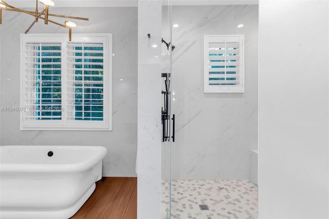 7426 SW 49th Pl, Miami, FL 33143