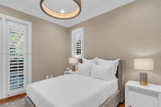 7426 SW 49th Pl, Miami, FL 33143