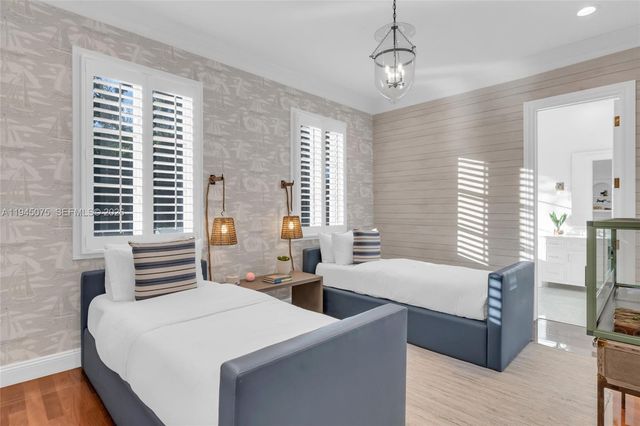 7426 SW 49th Pl, Miami, FL 33143