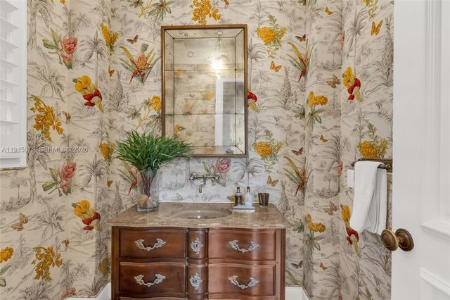 7426 SW 49th Pl, Miami, FL 33143