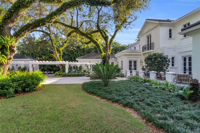 7426 SW 49th Pl, Miami, FL 33143