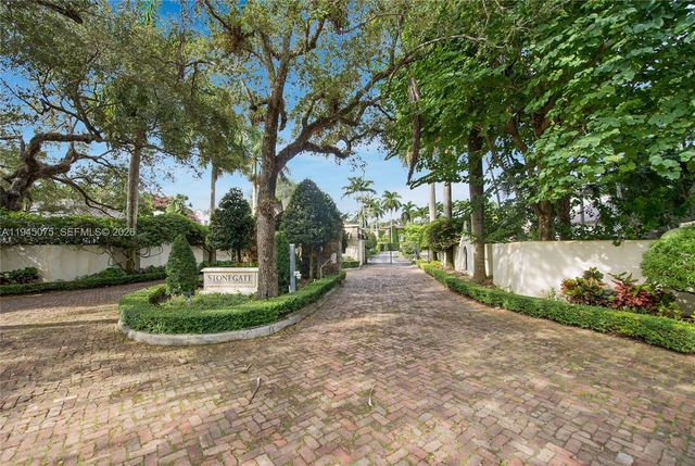 7426 SW 49th Pl, Miami, FL 33143