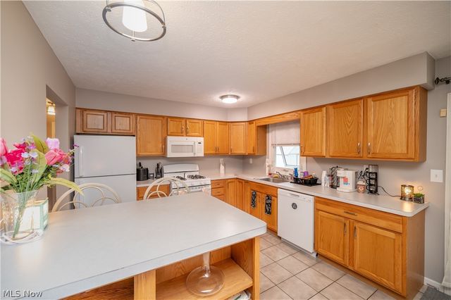 151 N Yorkshire Boulevard, Austintown, OH 44515