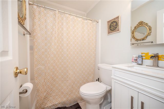 151 N Yorkshire Boulevard, Austintown, OH 44515