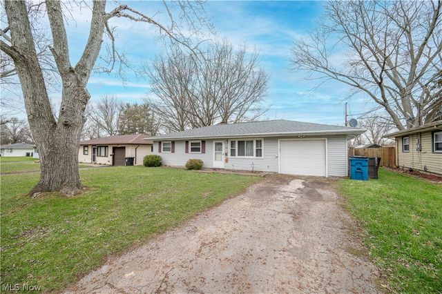 151 N Yorkshire Boulevard, Austintown, OH 44515