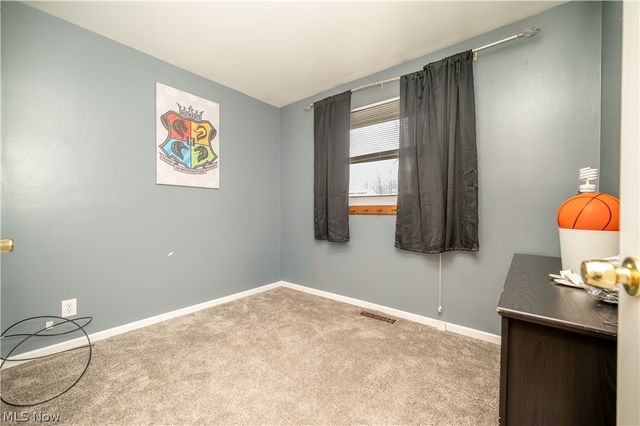 151 N Yorkshire Boulevard, Austintown, OH 44515