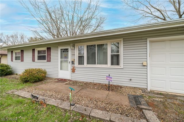 151 N Yorkshire Boulevard, Austintown, OH 44515