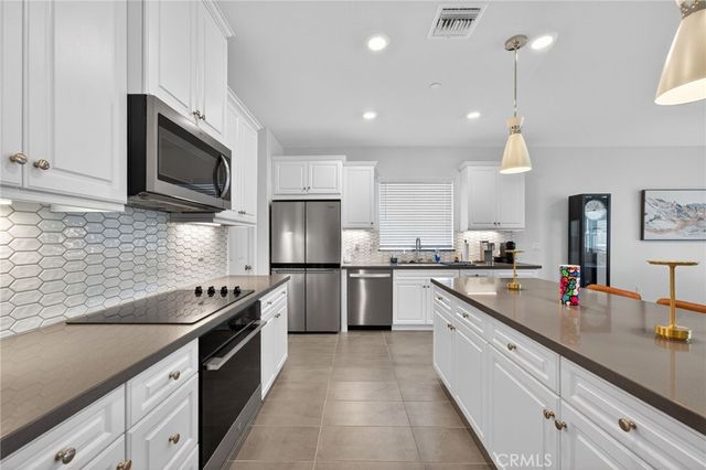 29230 Hondo Ln, Winchester, CA 92596