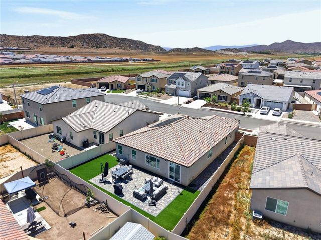 29230 Hondo Ln, Winchester, CA 92596
