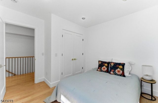 113 Oak St, Jersey City, NJ 07304